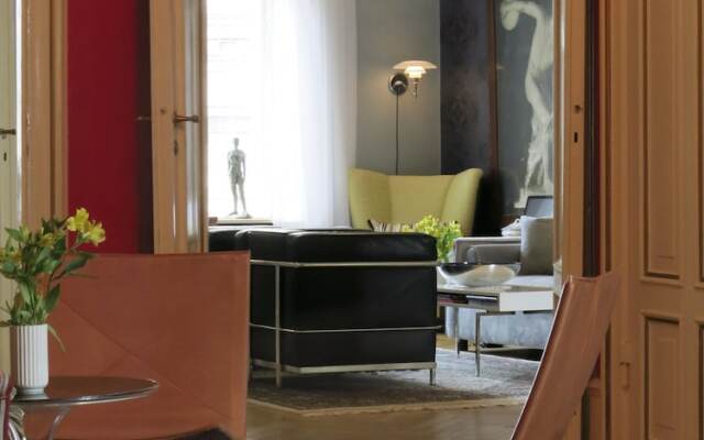 Apartment close to Marble Church 1290-1