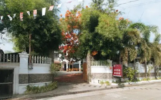 RedDoorz @ Casa Rafaelle Transient Ilocos Sur