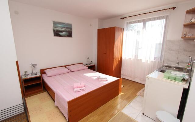 Miriana Studio With Balcony