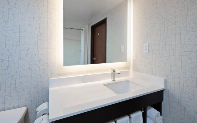 Holiday Inn Express Hotel & Suites Oakland-Airport by IHG