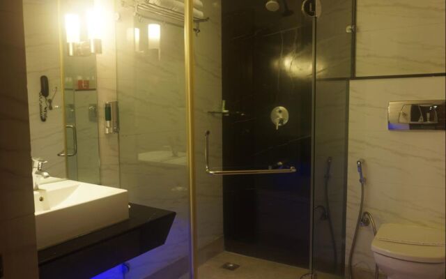 SFO Hotel and Suites