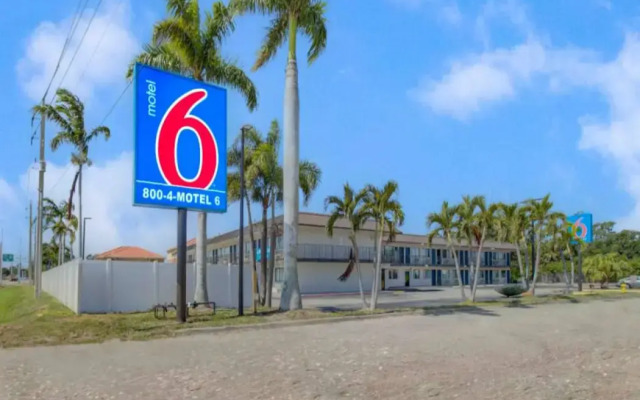 Motel 6 Venice, FL