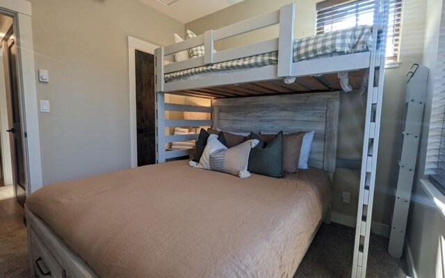Altitude #36 2 Bedroom Condo