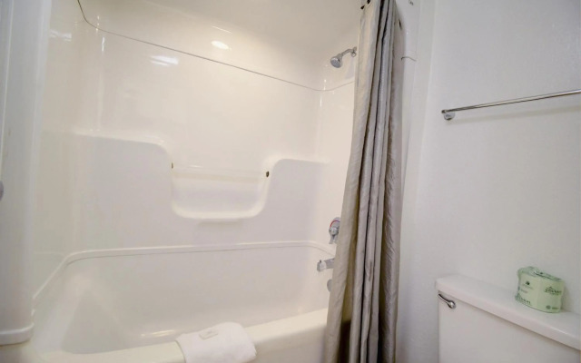 Motel 6 Lantana, FL