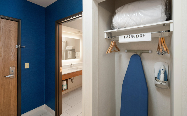 Holiday Inn Express & Suites Interstate 90 by IHG