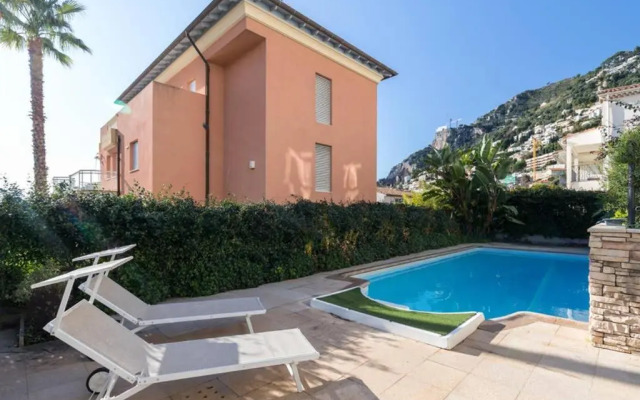 Villa Rocky - Luxury 3BR Apt in Liberty Villa.Pool,Garden,WiFi