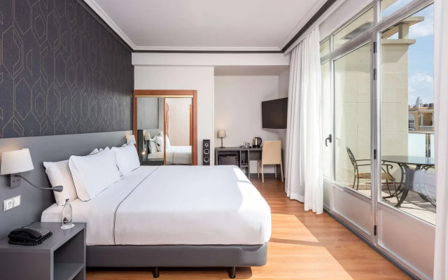 Hotel Madrid Plaza de España Affiliated by Meliá