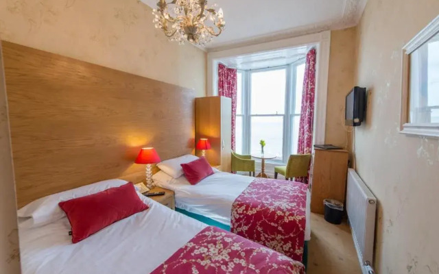 Gwesty'r Marine Hotel & Spa