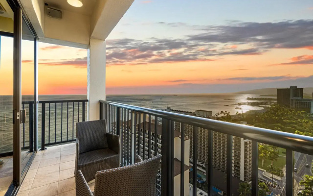 Oceanview Penthouse Suite