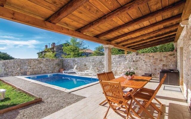 Nice Home in Porec With 2 Bedrooms, Internet and Outdoor Swimming Pool
