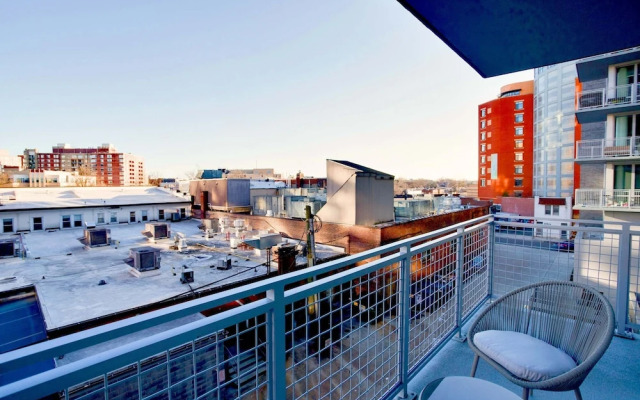 Prime Metro Proximity Condo at Clarendon