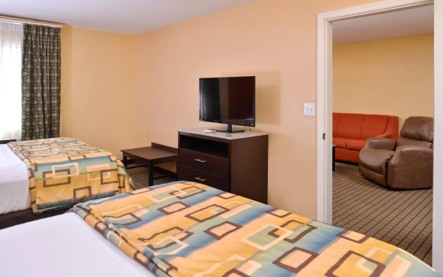 Douglas Inn And Suites