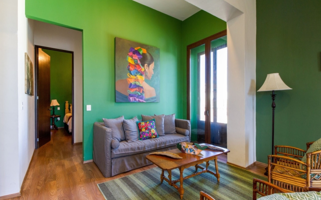 Room in Guest Room - Historic Boutique Lofts - Victoria