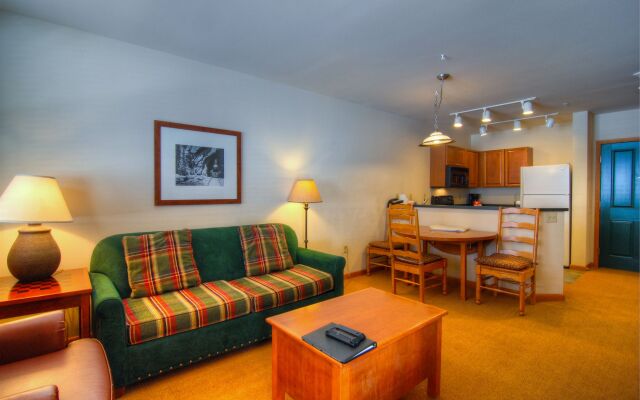 Zephyr Mountain Lodge