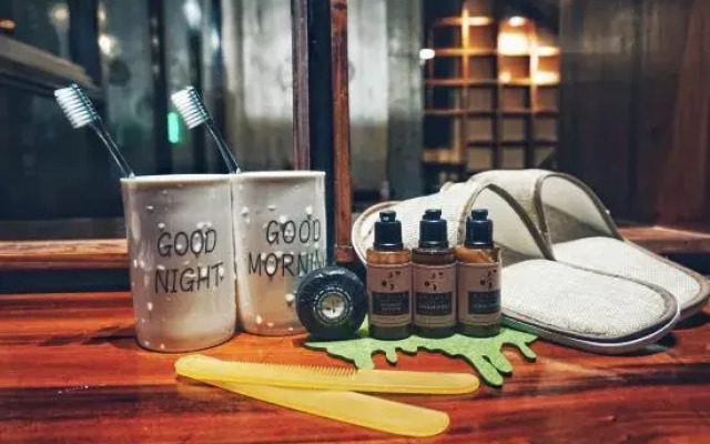 Zero Five One Seven Boutique Hotel (0517 Hotel)