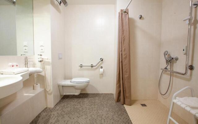 Brit Hotel Reims La Pompelle