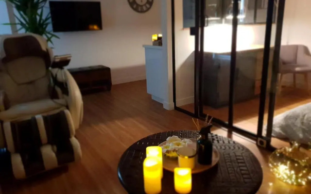 Suite room jacuzzi sauna privatif illimité Clisson