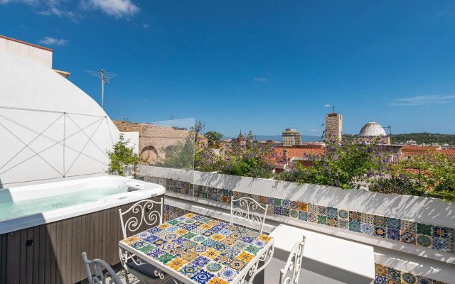 Bea's Terrace - Private Jacuzzi in the City Centre