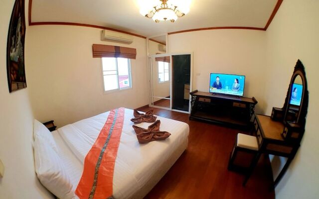 JOOPLAND Luxury Pool Villa Pattaya Walking Street 6 Bedrooms