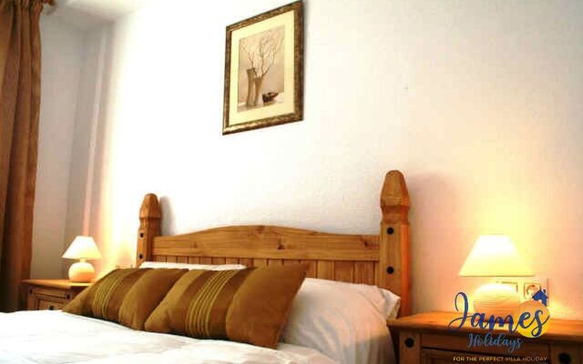 La Cinuelica R14 grd flr apt overlooking pool L124