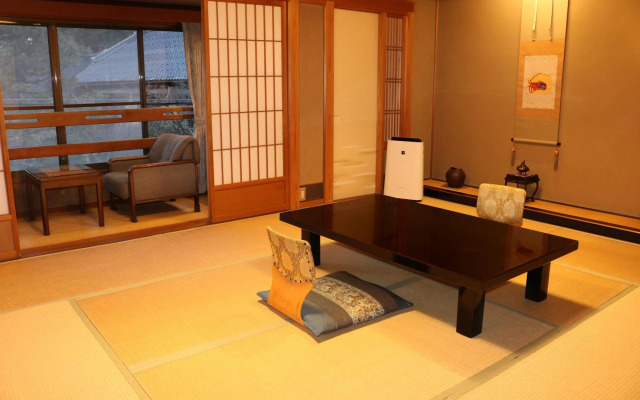Tsutaya Ryokan