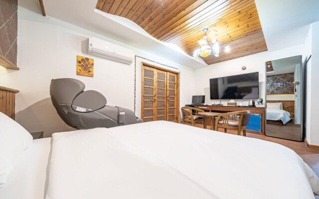 Chungju Toronto Hotel