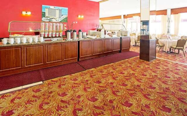 Ramada Plaza by Wyndham Marco Polo Beach Resort