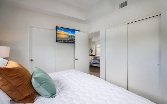 The Palm Leaf 3 Bedroom Home by RedAwning