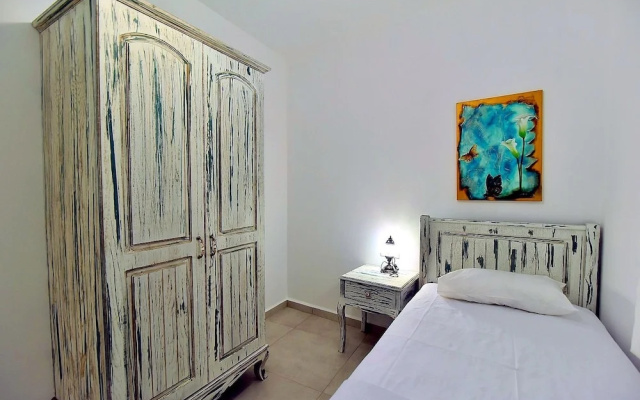 Bahama Art Hotel
