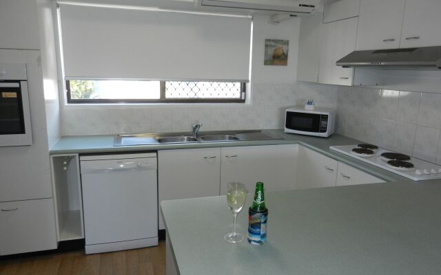 Kalua Holiday Apartments