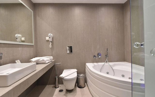 Senia Hotel