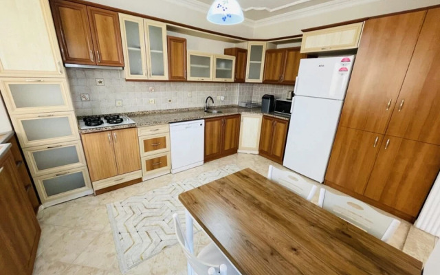 Central Flat With Jacuzzi Private Pool in Fethiye