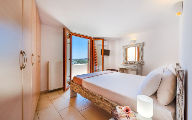 Akrotiri Apartments