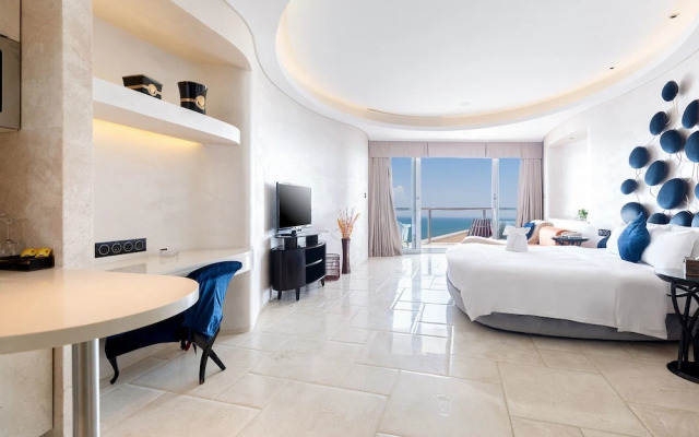 Yuejia Sea Apartment Phoenix Island