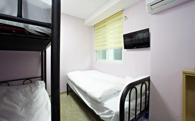 Rainbow Hotel Myeongdong