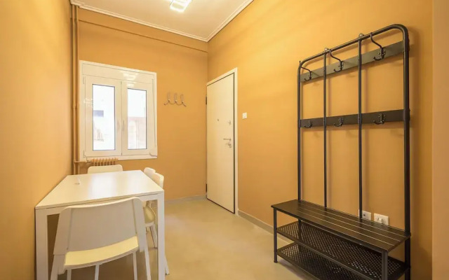 Stylish 2 Bd Urban Retreat Near Panormou
