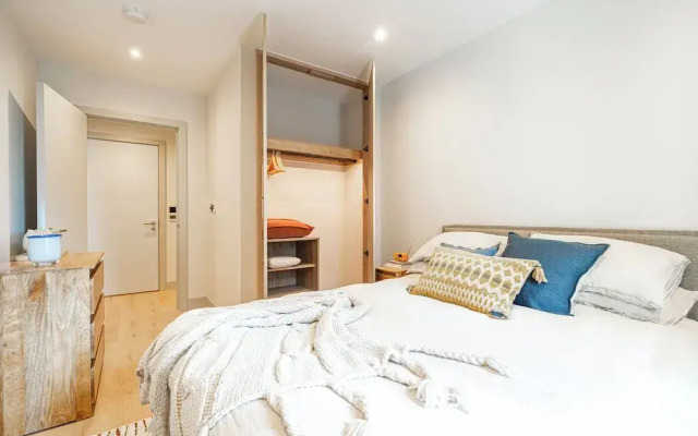 Light and Space Retreat