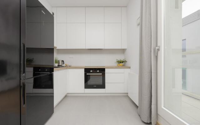 Bobrowiecka Modern Apartment by Renters