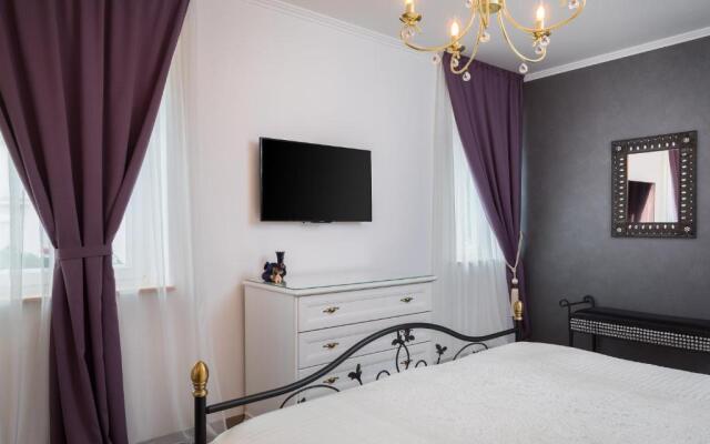 Romantic Luxury Rooms