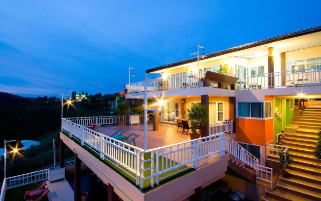 Mhork Buri Resort