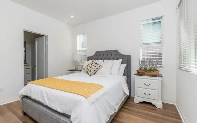 Private Bedroom With Bathroom Central Location