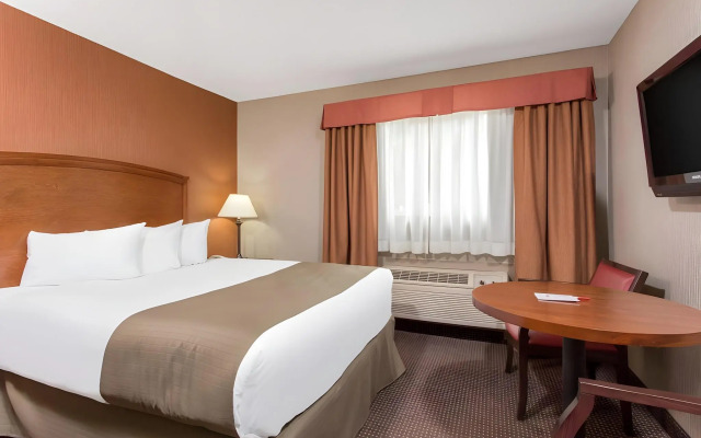 Canmore Inn & Suites