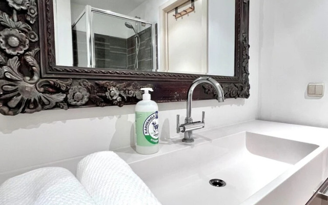 Peaceful 2 minutes European Parliament