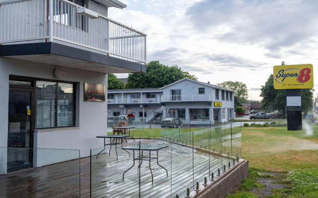 Super 8 By Wyndham Niagara Falls On