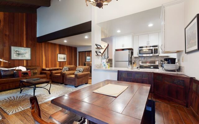 Chamonix Retreat - Nearby Outdoor Activities!