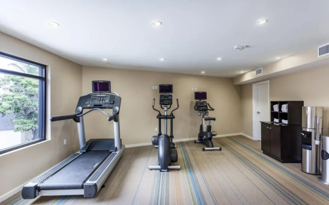 Holiday Inn Express & Suites La Jolla – Windansea Beach by IHG