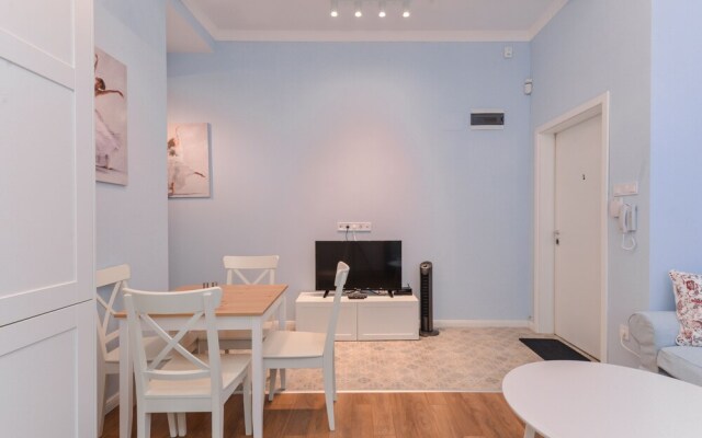 FM Deluxe 2-BDR Apartment - LOVEly