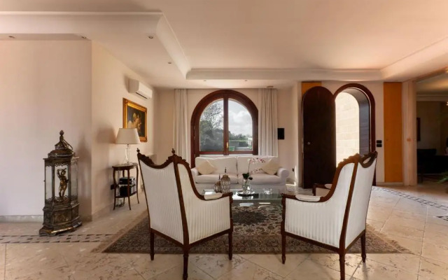 Villa piscina, campo calcetto, tennis, sauna m850