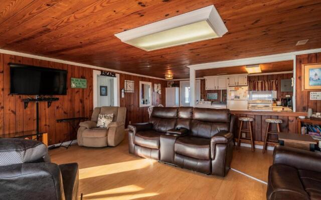 Heather Leigh by Oak Island Accommodations