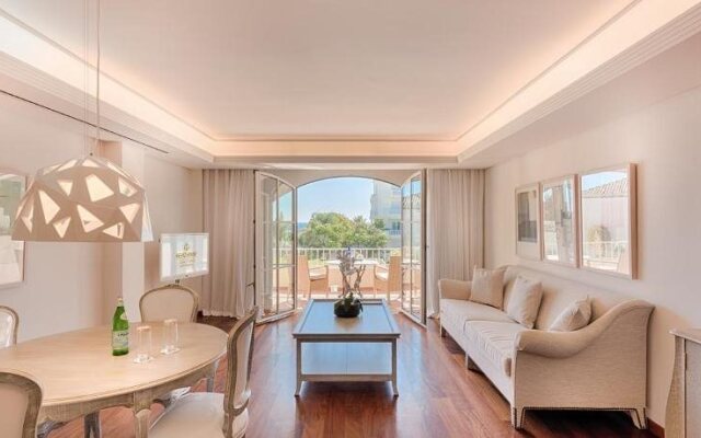 Healthouse Apartments
